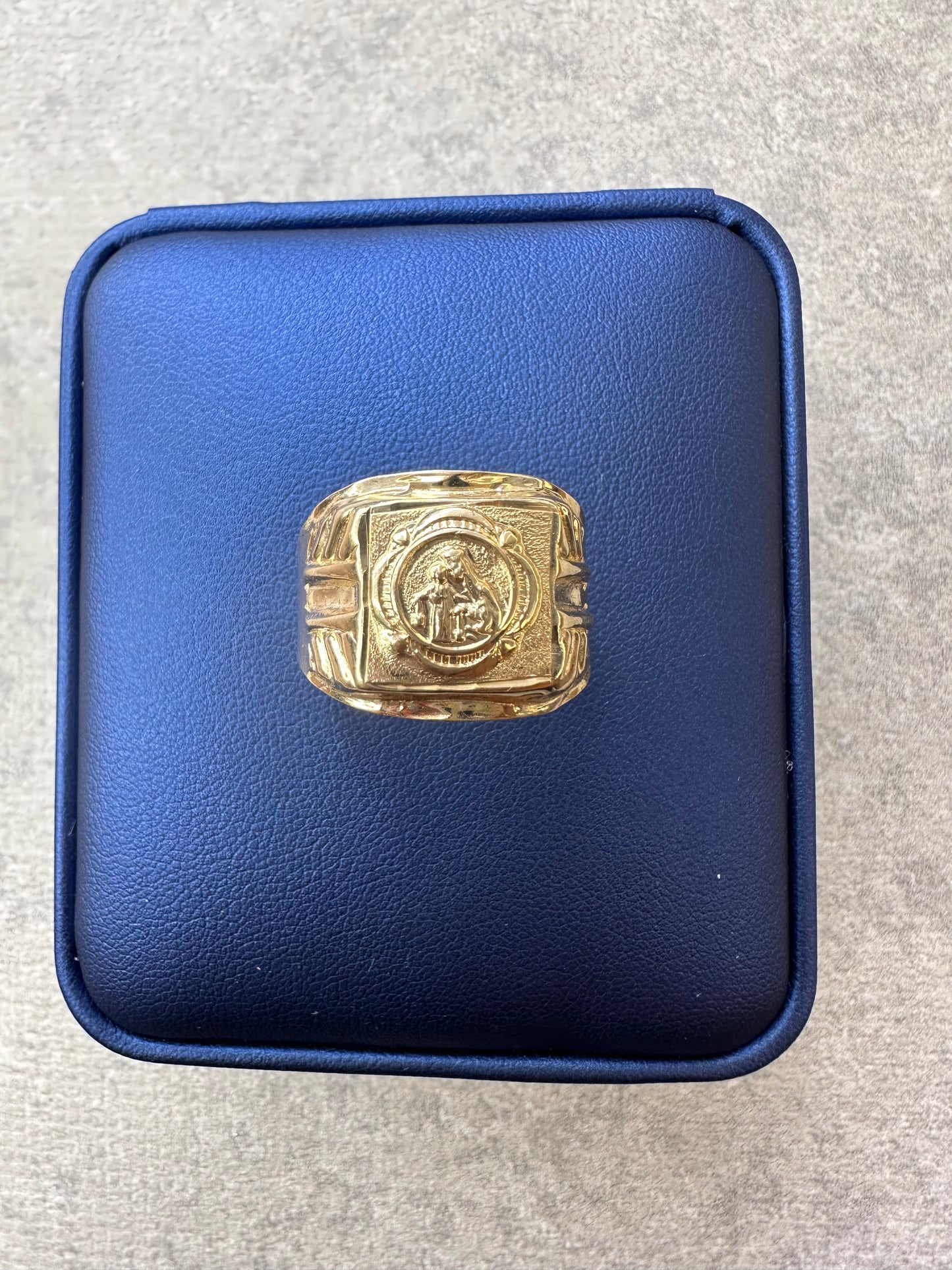 Anillo troquelado de la virgen de 2.77gr / T11